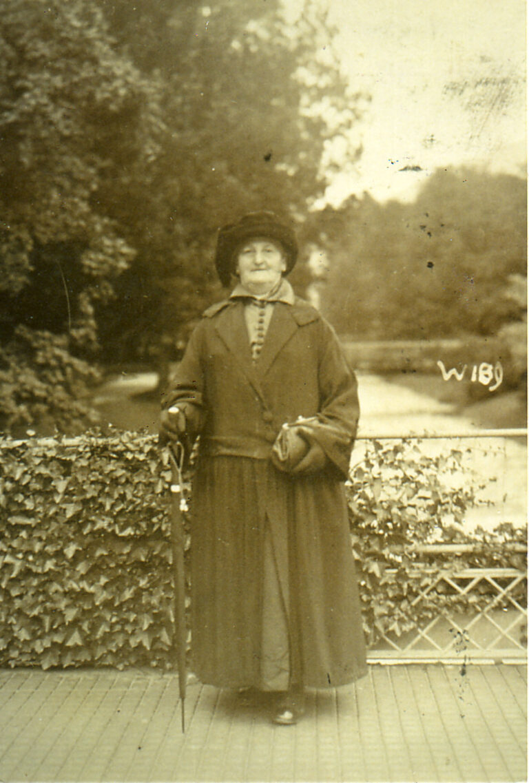 Heintje van Hamberg “Nog even de plantjes water geven…”